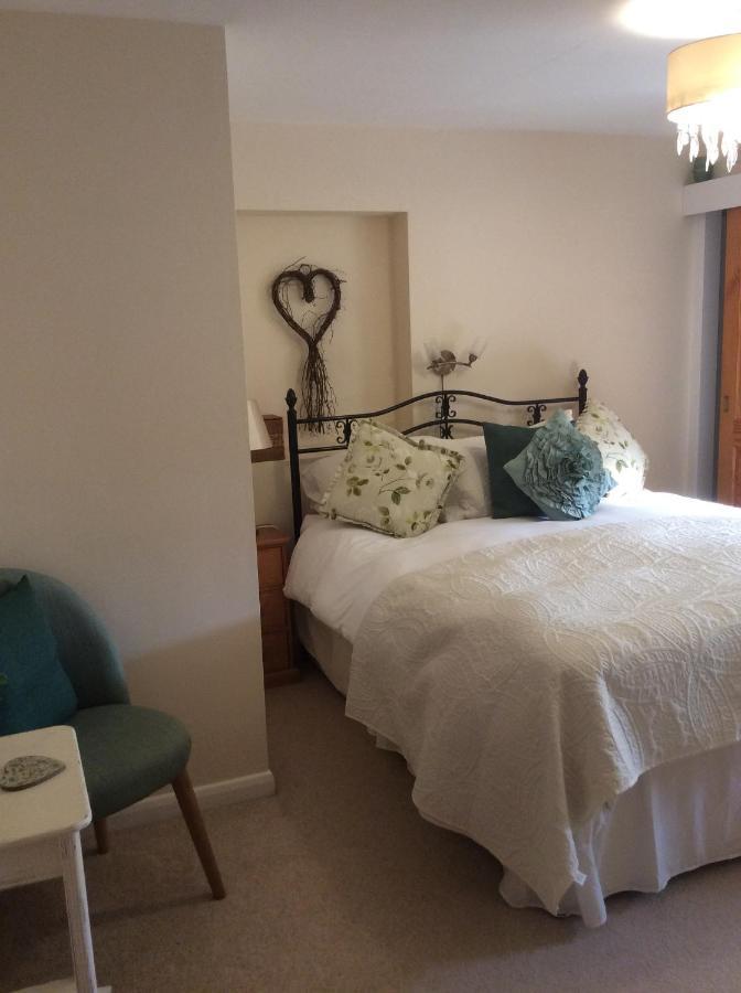 The Poplars Bed & Breakfast Newbold on Stour ภายนอก รูปภาพ