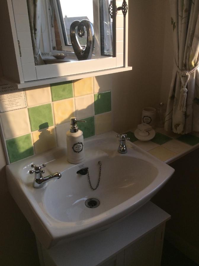 The Poplars Bed & Breakfast Newbold on Stour ภายนอก รูปภาพ